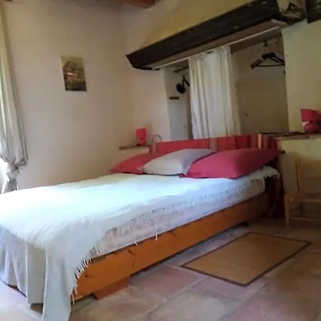 Mas Des Nabieres Bed & Breakfast